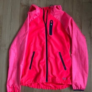 UNDER ARMOR WIND BREAKER NEON PINK